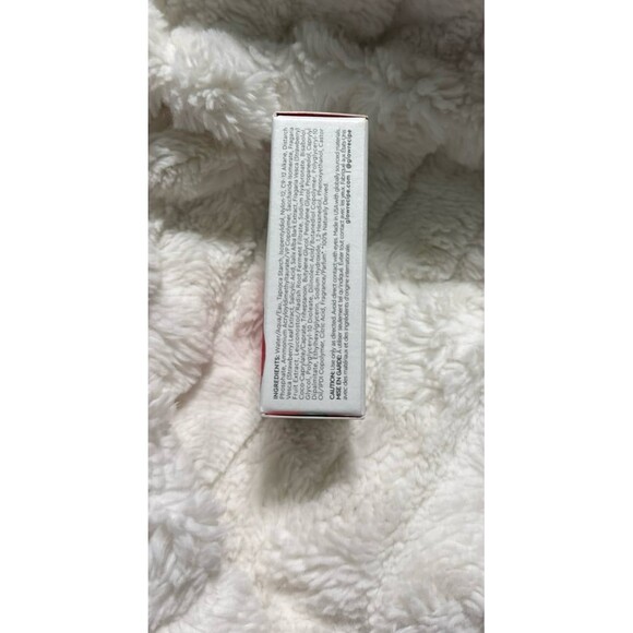 Glow Recipe strawberry BHA pour smooth, blurred drops - Picture 3 of 4